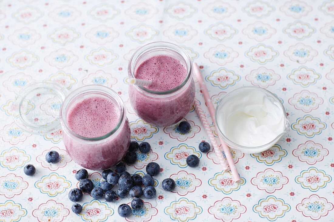 Soya and blueberry smoothies with apple