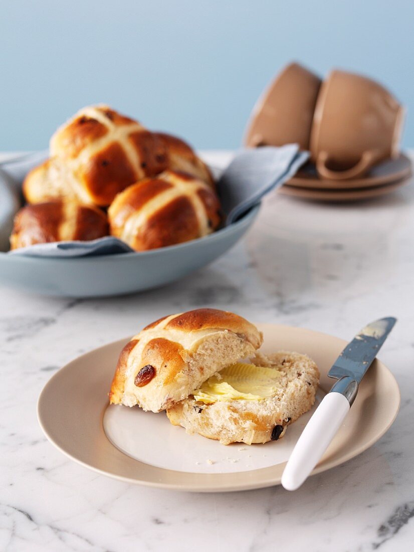 Hot cross buns (Traditionelle Milchbrötchen, England)