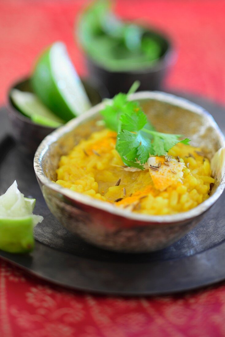 Kitchari (Ayurveda-Gericht mit Reis und Mungbohnen, Indien)