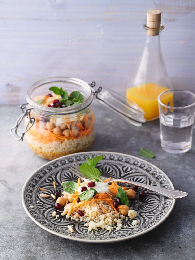 Möhren-Couscous-Salat mit Kichererbsen aus dem Glas