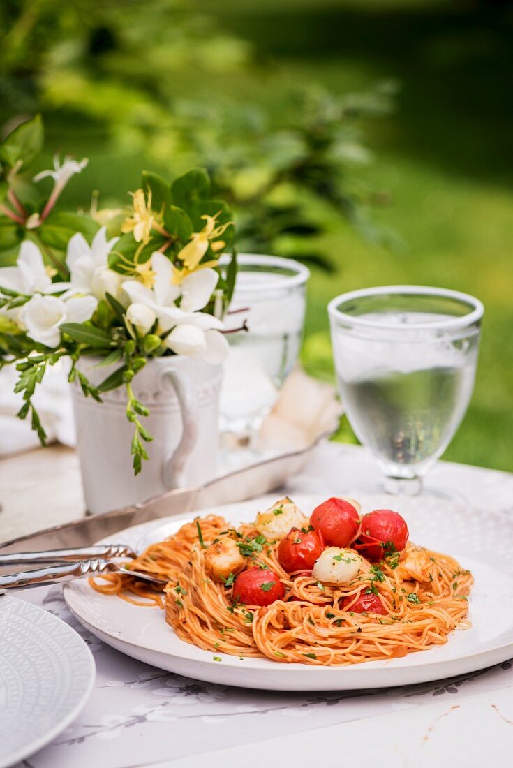 Spaghetti mit Kirschtomaten und Kammmuscheln