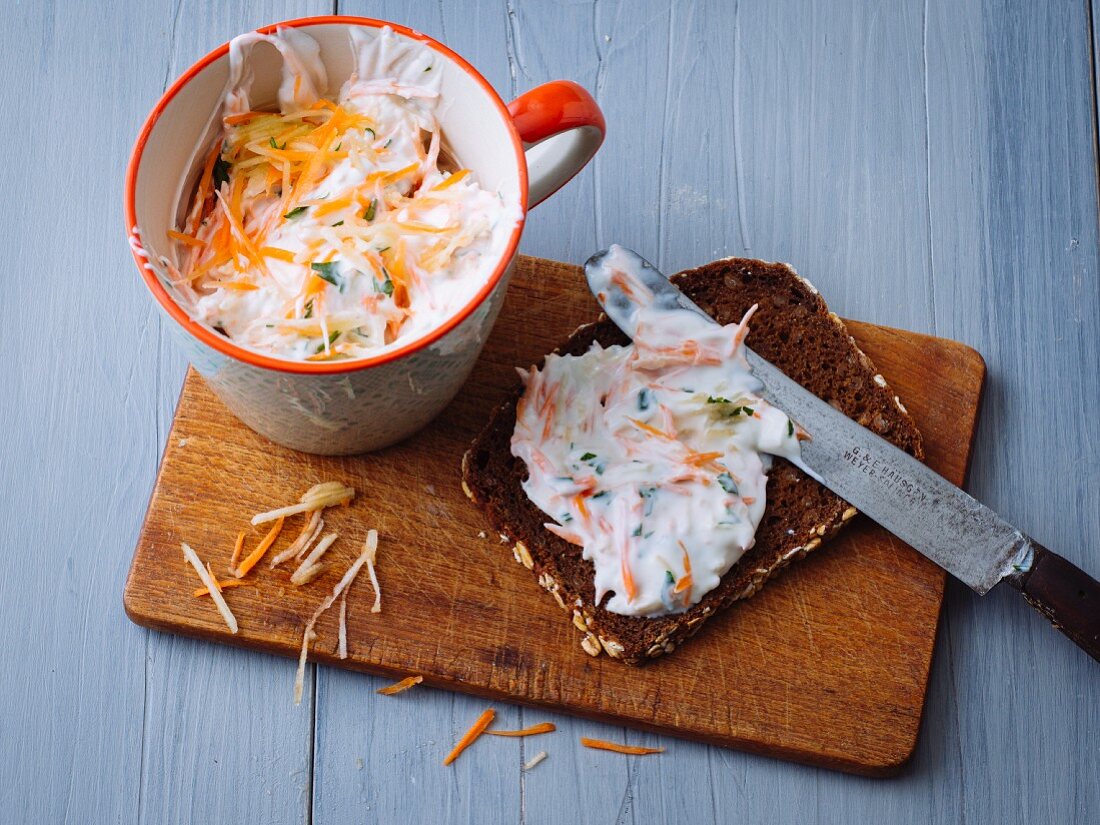 Vegetarian carrot and apple spread