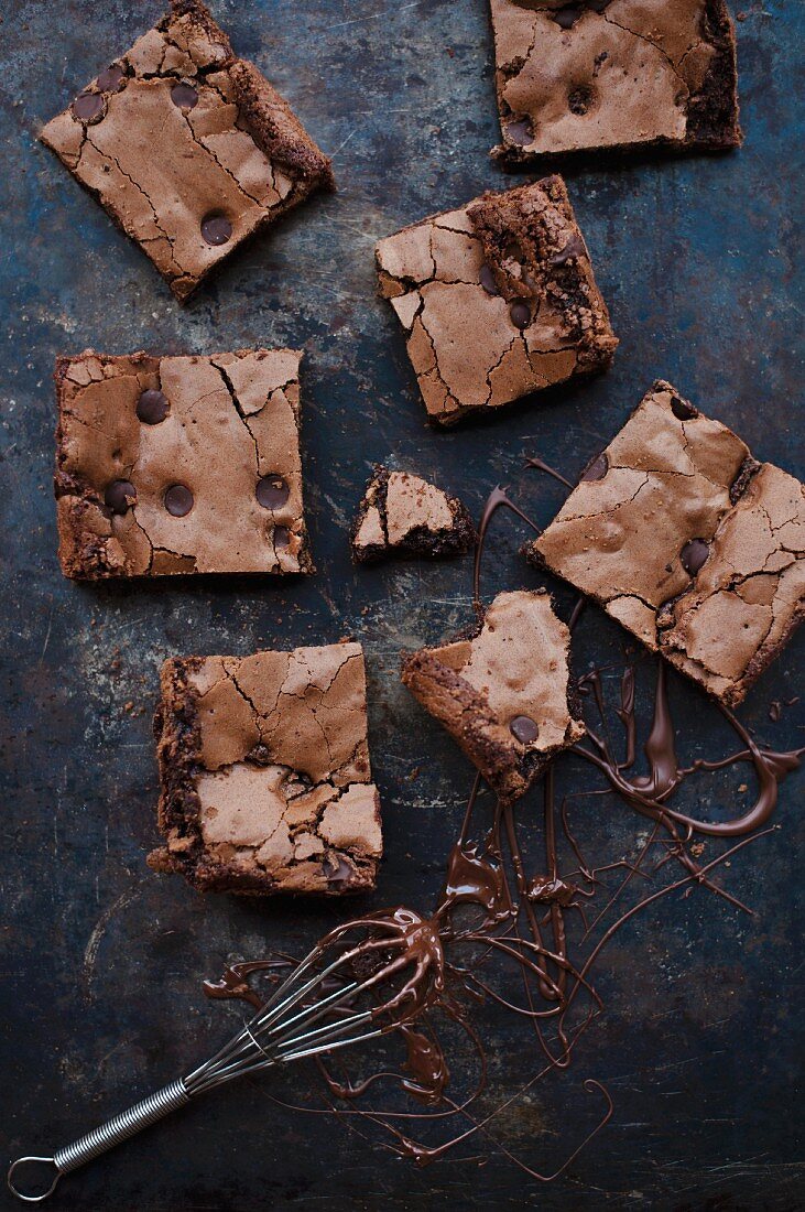 Schokoladen-Brownies, in Stücke geschnitten