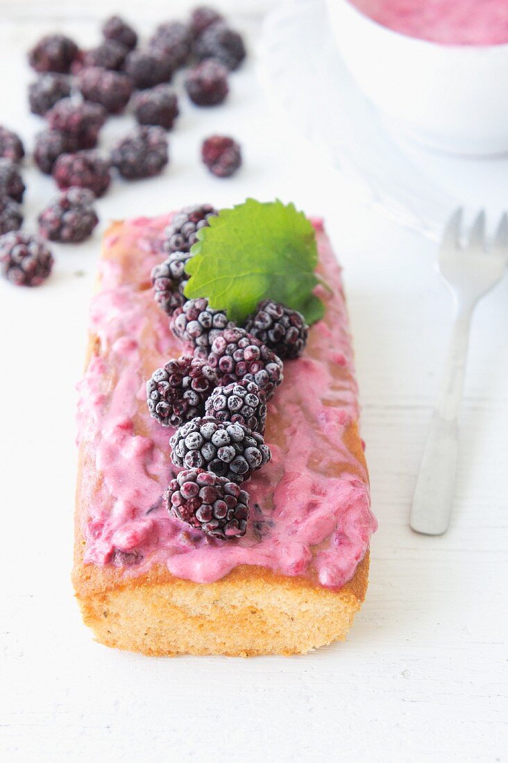 Cherry blossom cake with frozen blackberries and raspberry yoghurt