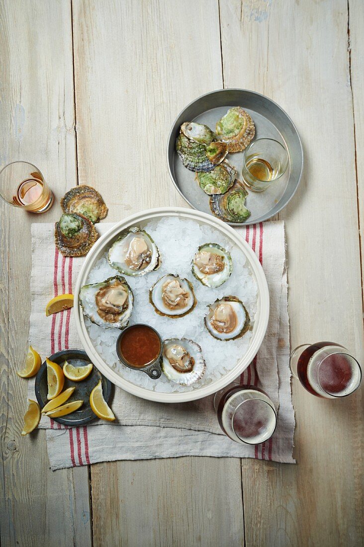 Fresh oysters with Mignonette sauce and beer
