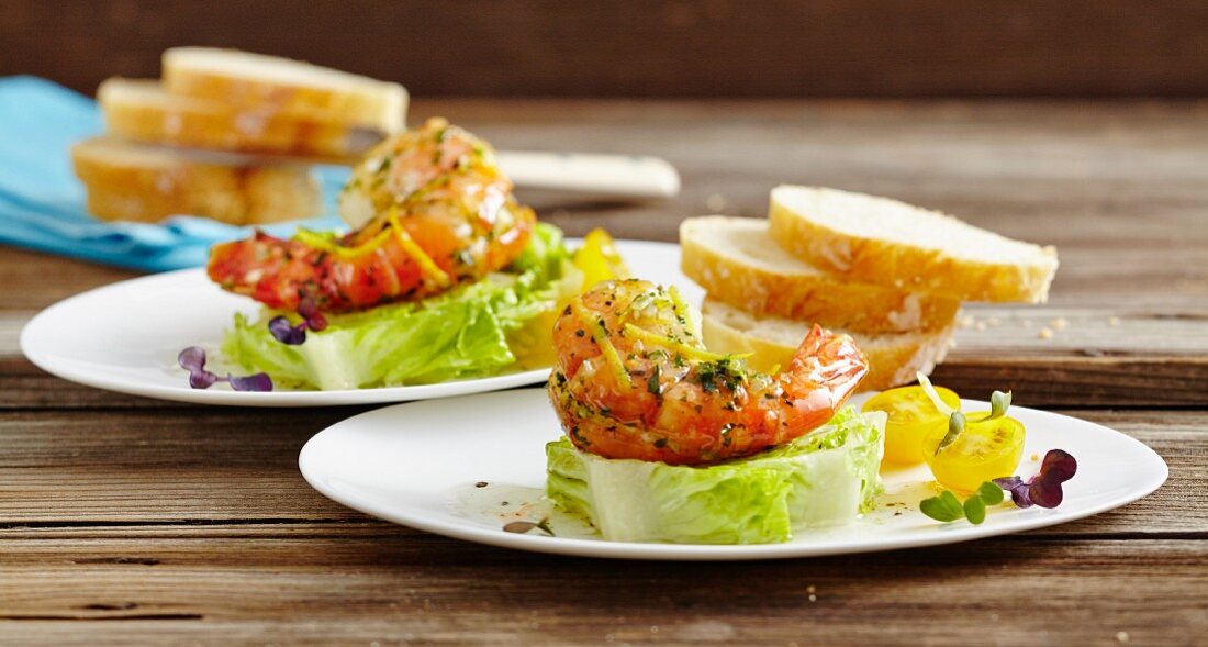 Cos lettuce with prawns