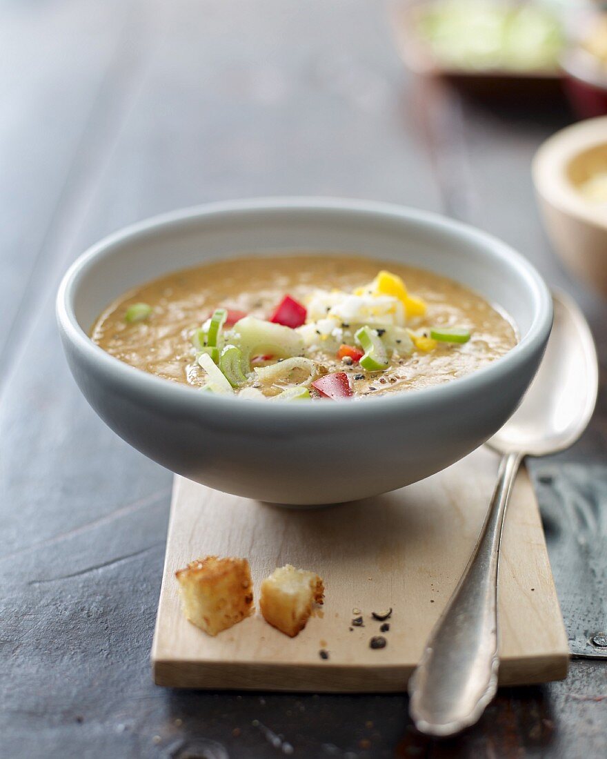 Gazpacho mit gegrilltem Gemüse