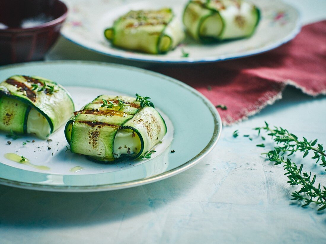 Grilled courgette and goat's cheese parcels with thyme