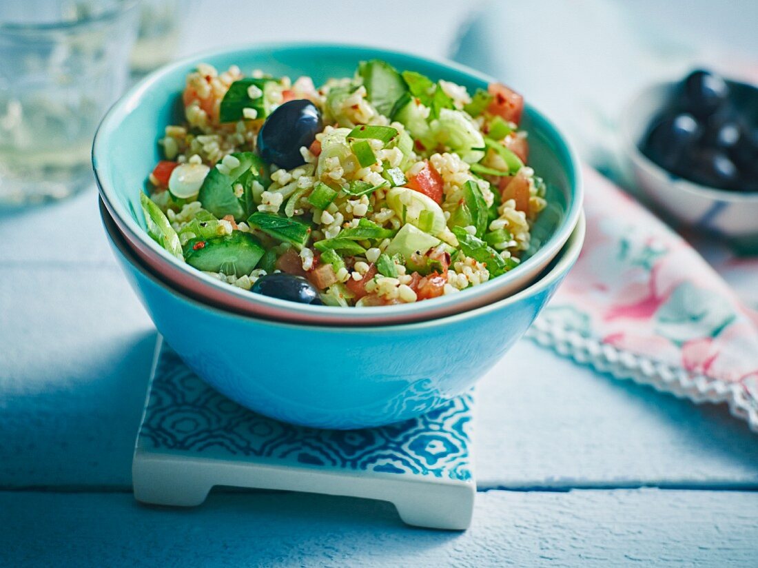 Veganer Gurkensalat mit Bulgur