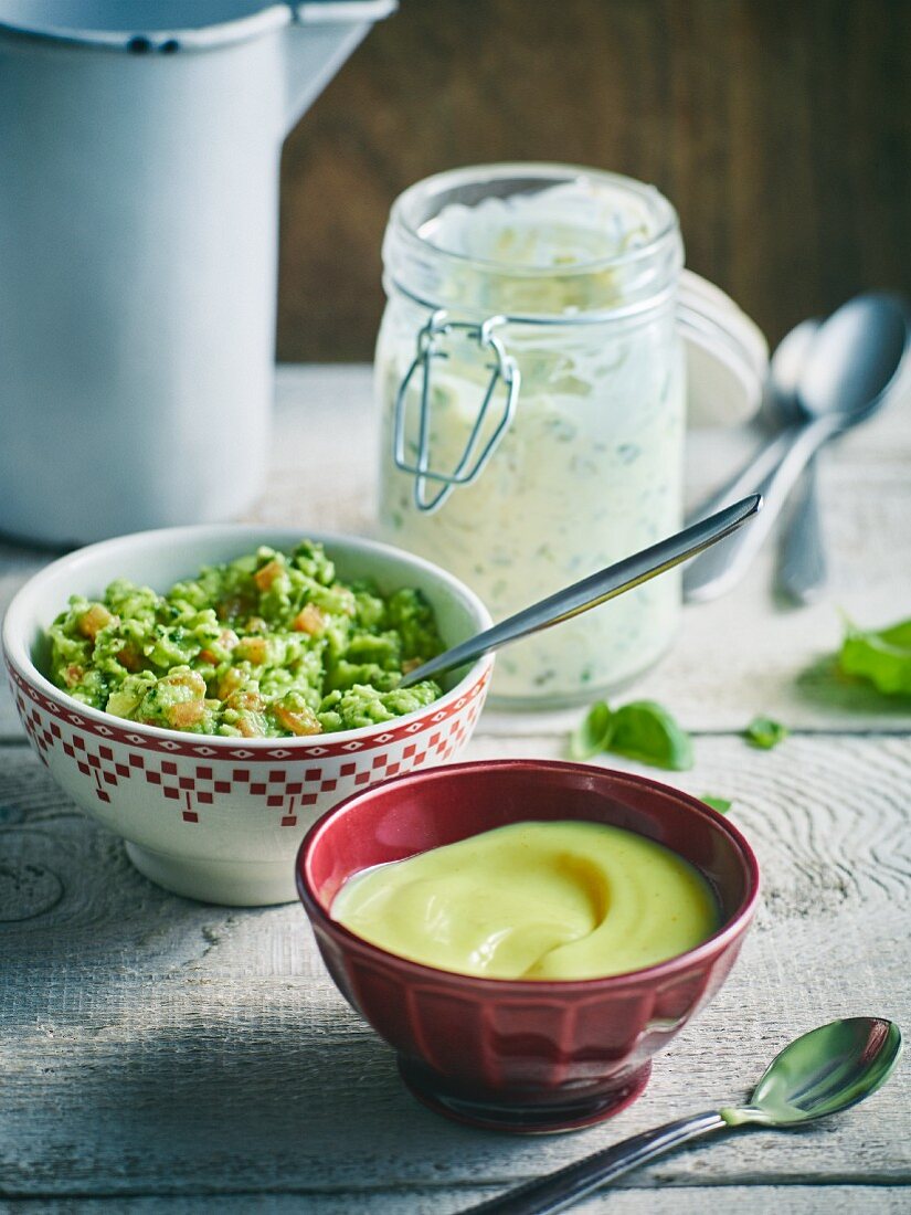 Cajun-Remoulade, Guacamole mit Koriander & Knoblauch-Mayo