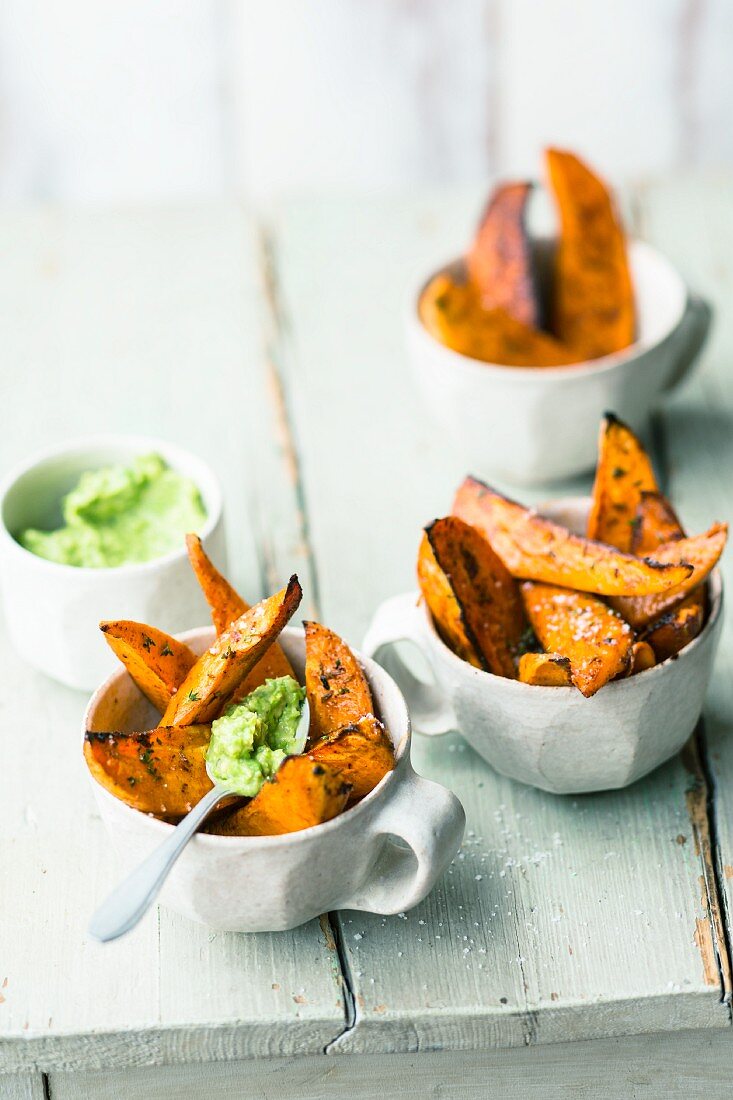 Grilled sweet potato wedges with avocado and pea mousse