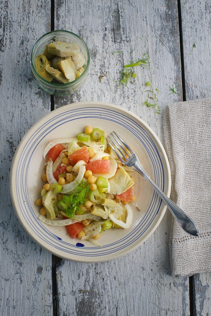 Chickpea salad with grapefruit