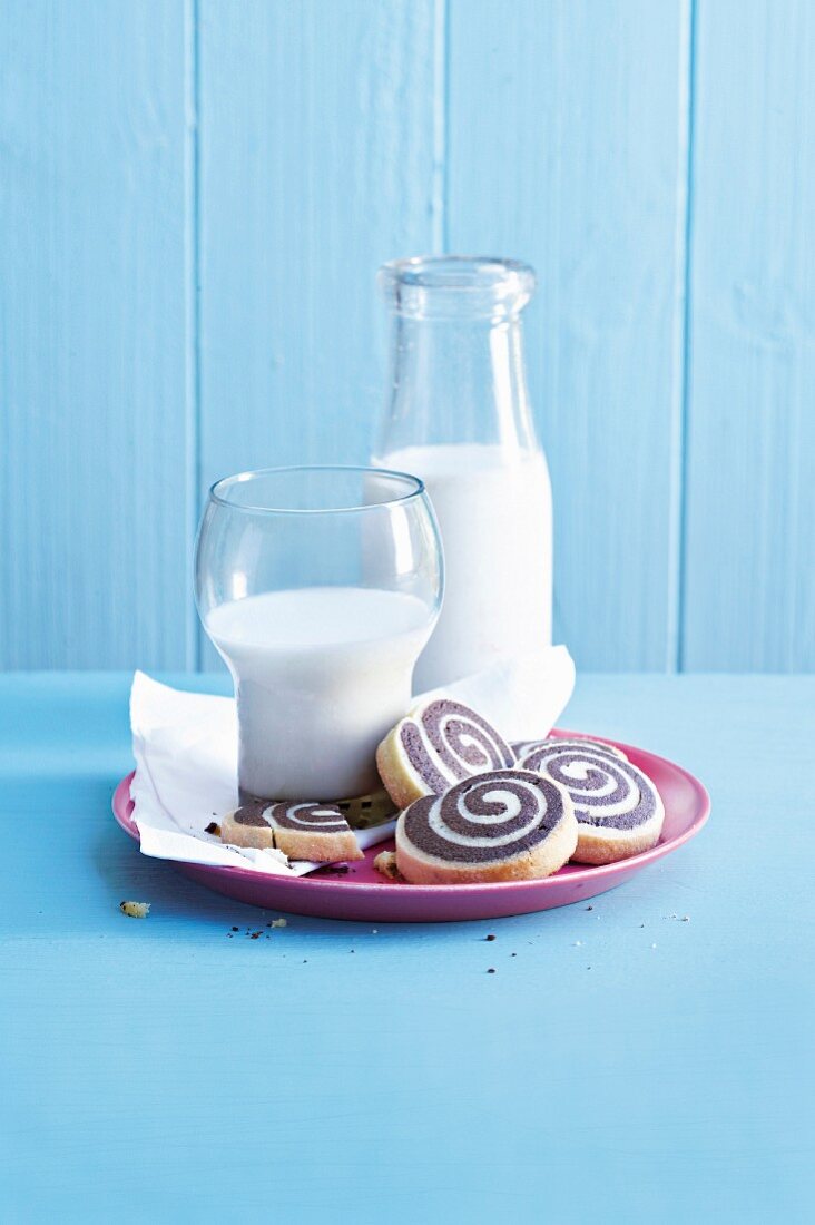 Black-and-white biscuits with milk