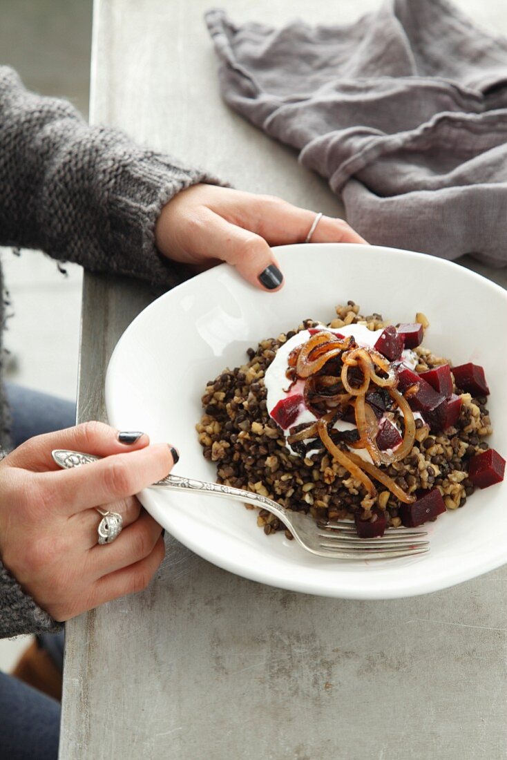 Lentils with bulgur, beetroot, yoghurt and fried onions