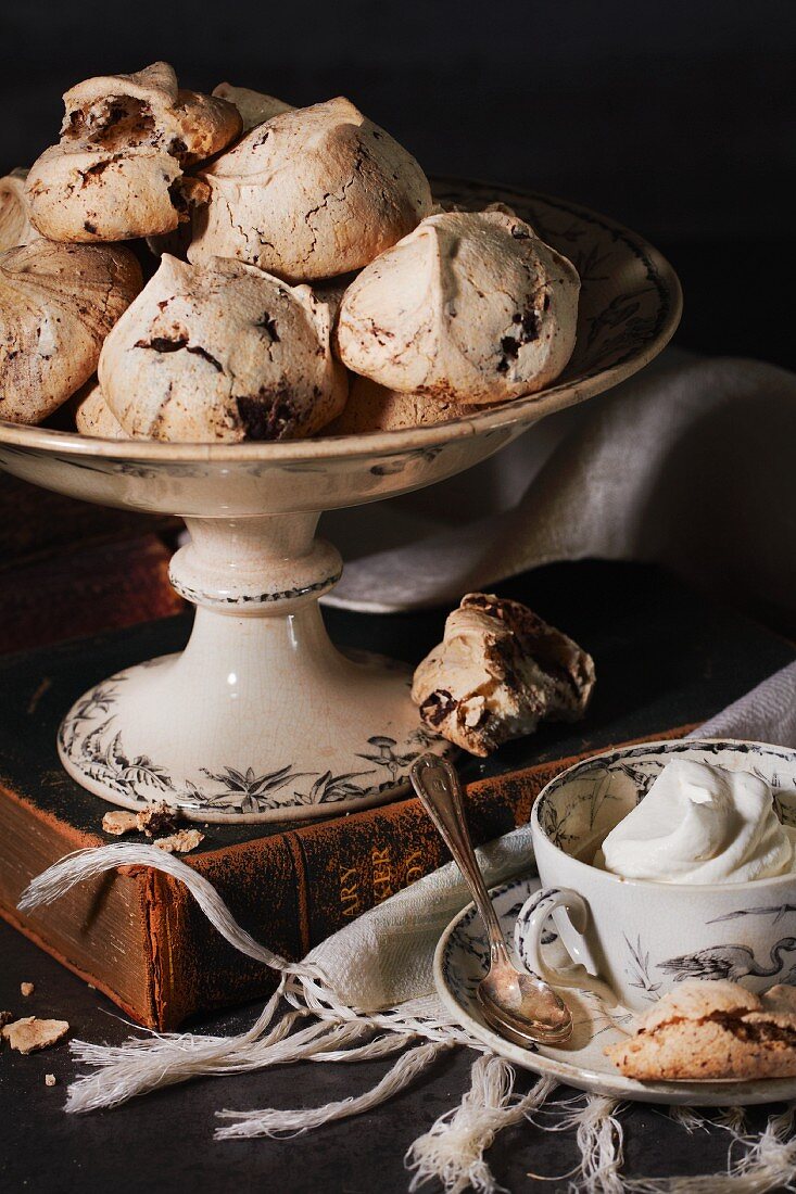 Meringue biscuits served with coffee