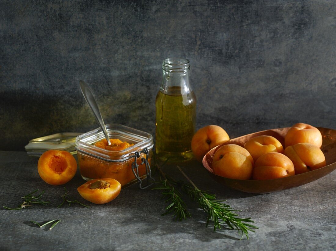 Cold-stirred apricot spread