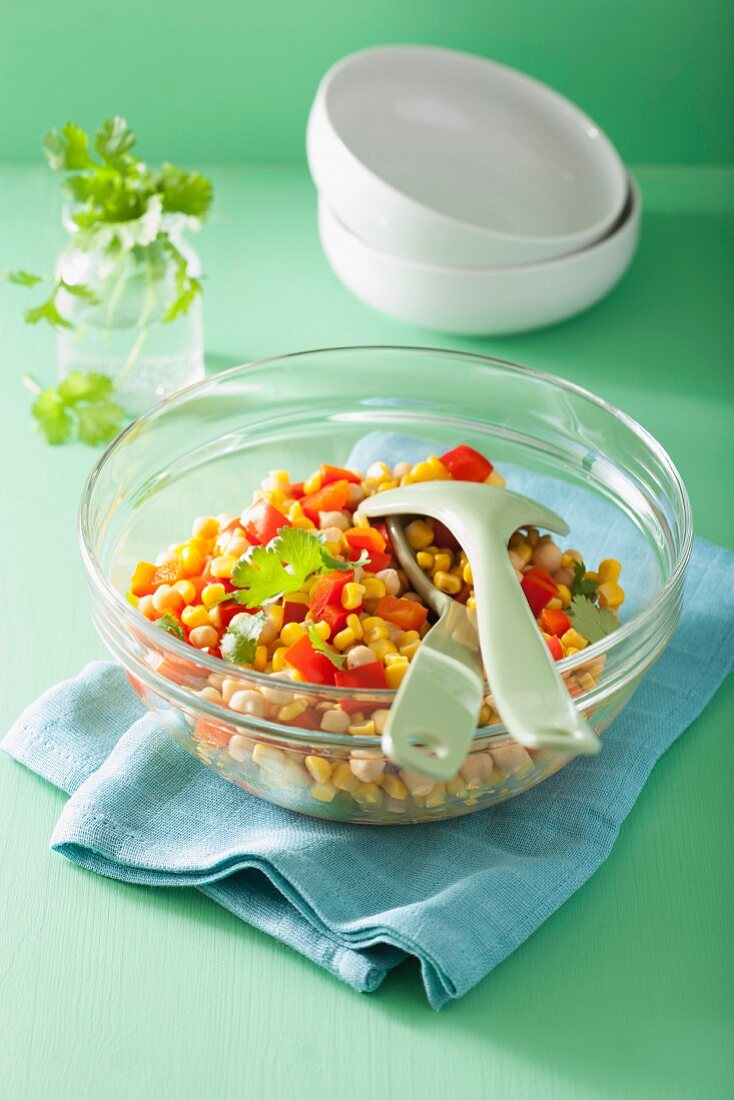 Sweetcorn salad with chickpeas and peppers
