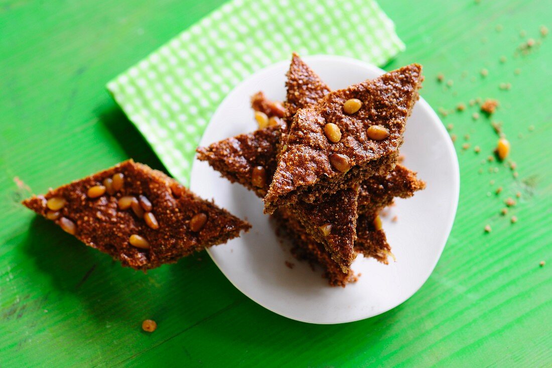 Gingerbread diamonds with pine nuts