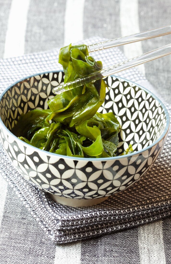 A bowl of seaweed