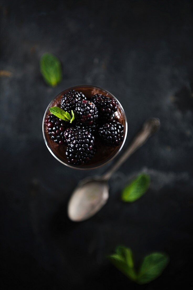 Vegan chocolate mousse with blackberries