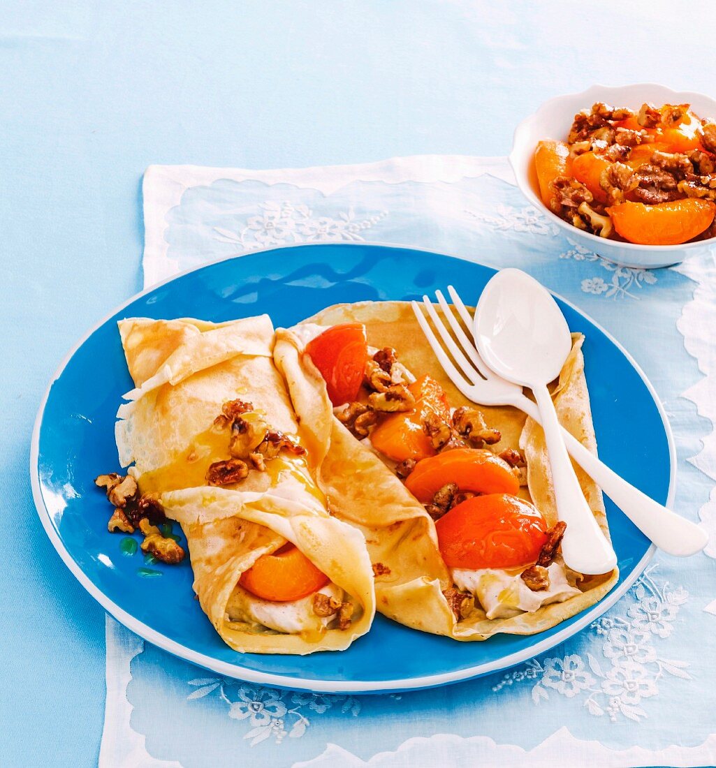 8 ways with summer stone fruit - Apricot and ricotta cream crepes