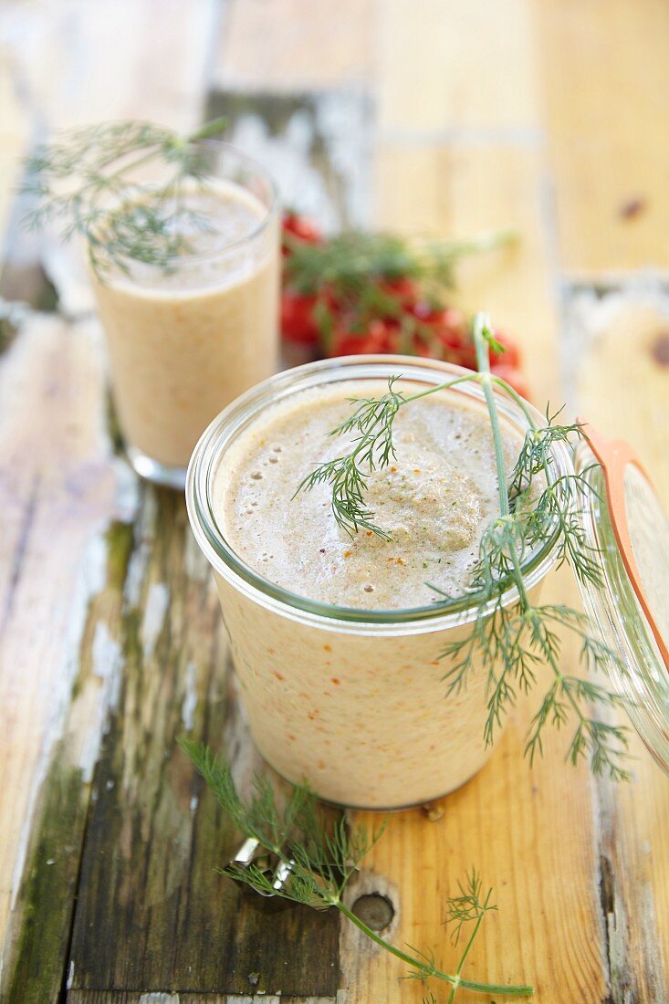 Tomato and cucumber smoothies with dill