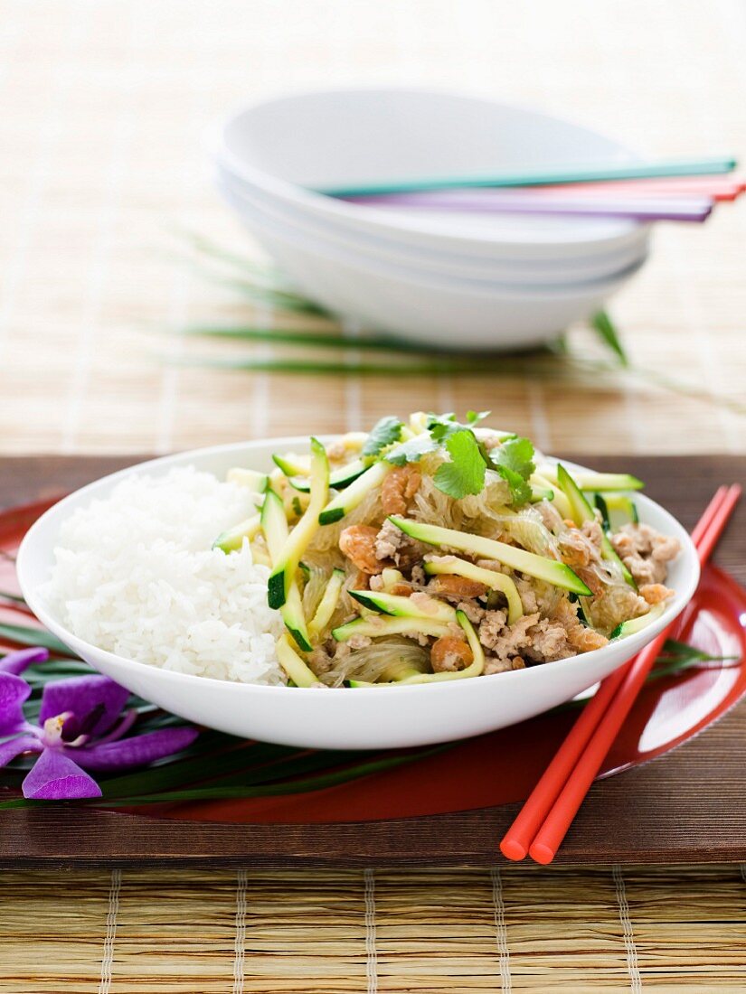Glass Noodles with Minced Chicken and Zucchini