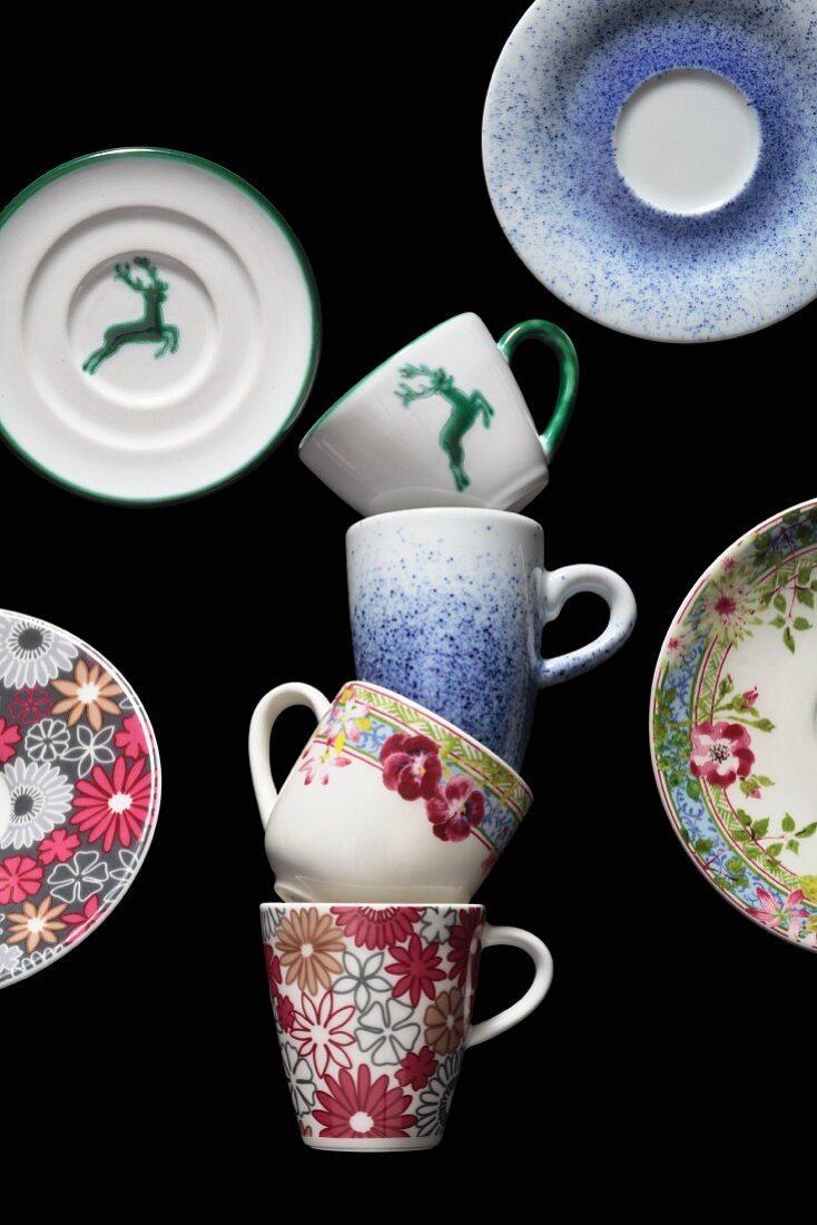 Espresso cups with colourful motifs