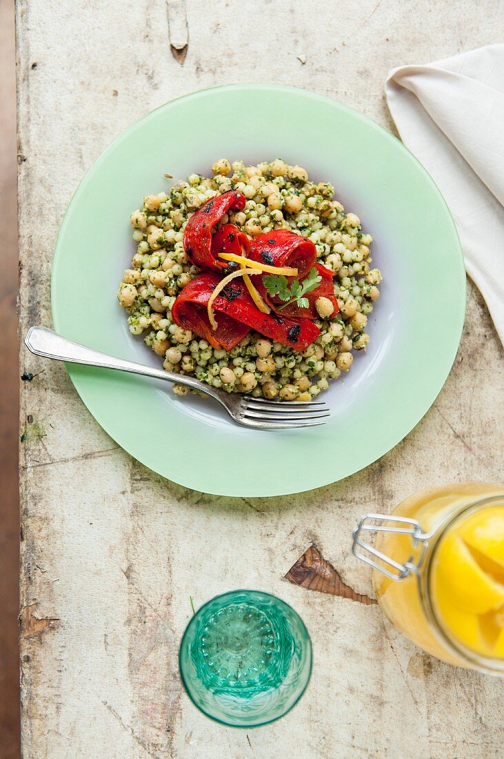 Ptitim (Israeli couscous) with peppers
