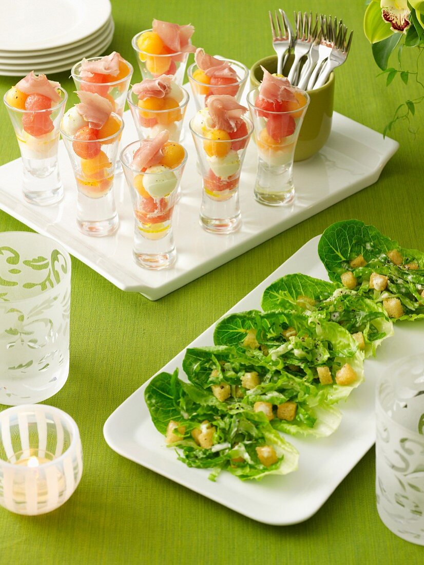 Melonen-Schinken-Salat und Grüne Salatschiffchen