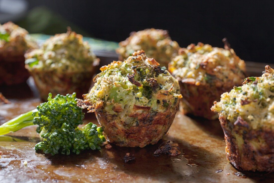 Mini broccoli muffins
