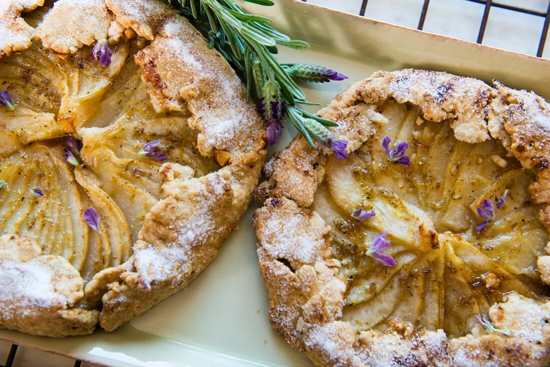Pear tart with lavender