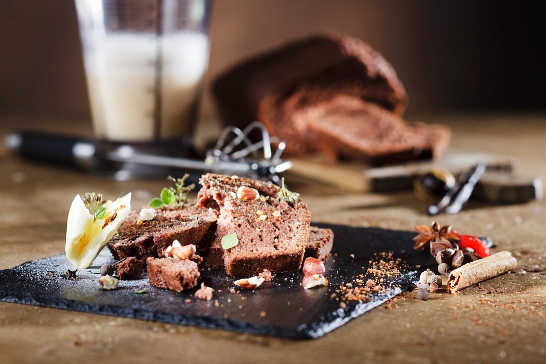 Gewürzkuchen mit Zimt und Sternanis