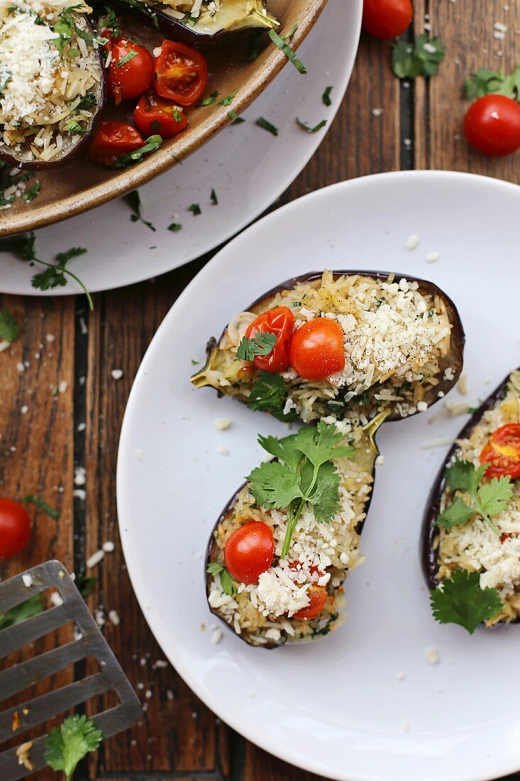 Stuffed baby aubergines with tomatoes and Parmesan cheese