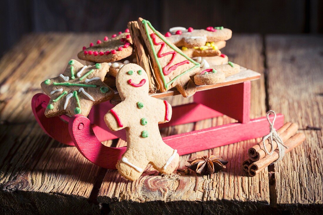 Gingerbread biscuits on a sleigh for Christmas