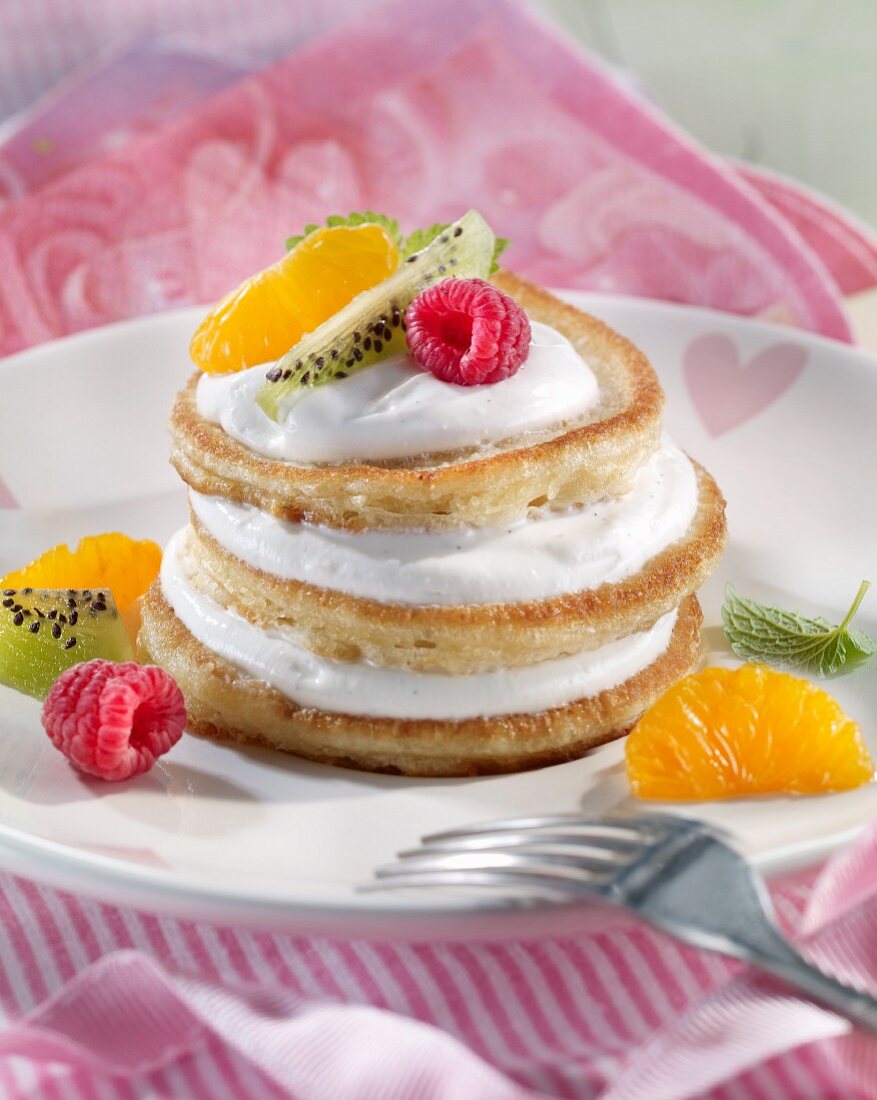 Pancakes with vanilla quark and fruit