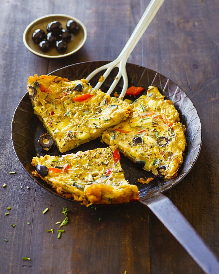 Provençal tortilla with black olives