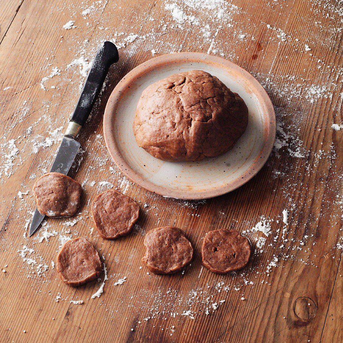 Dough for nutmeg and cinnamon biscuits