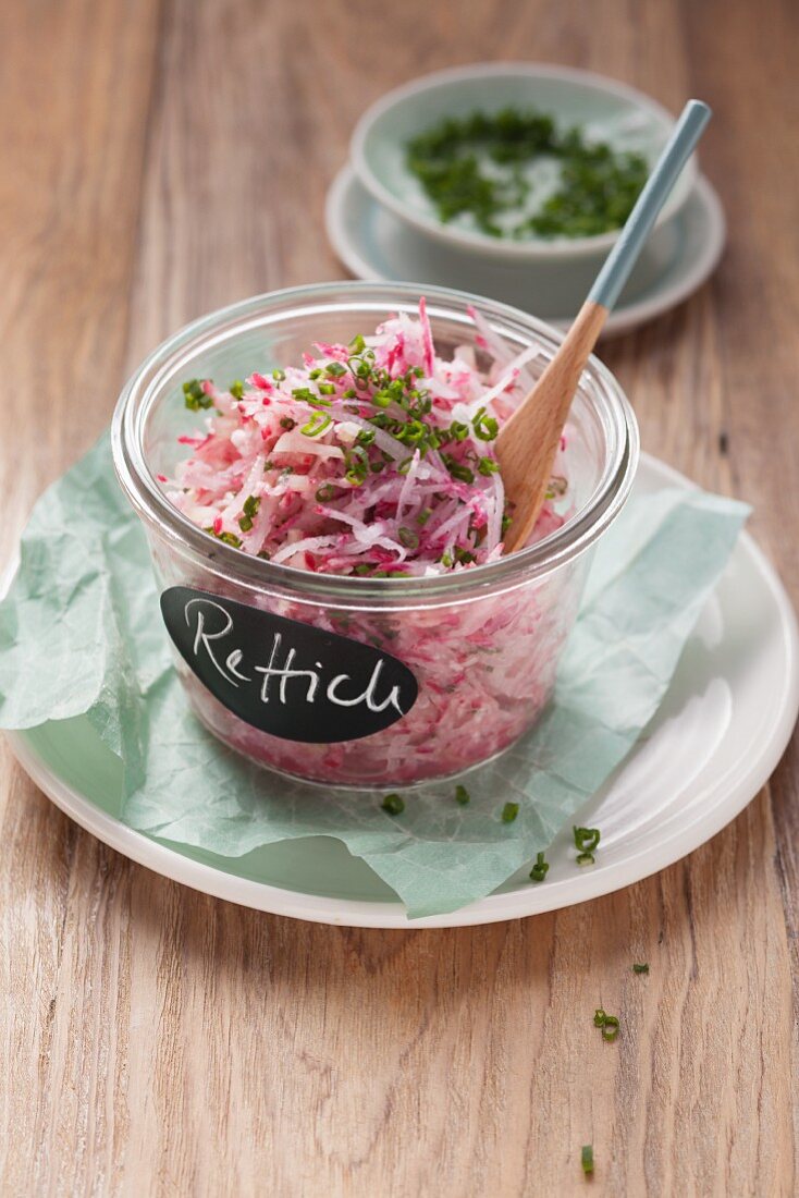 Roter-Rettich-Salat mit Schnittlauch (Nachfastenzeit)