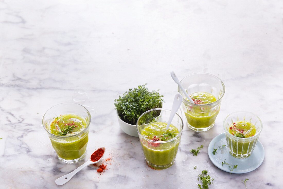Mango and cucumber smoothies with spicy cress