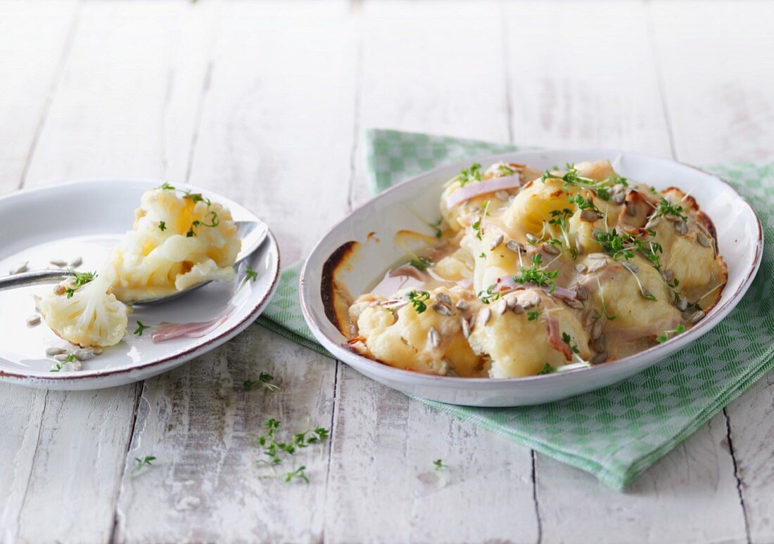 Cauliflower gratin with turkey breast and cream cheese