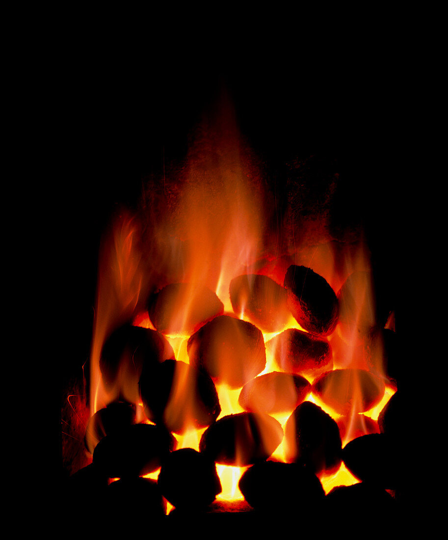 Fire of smokeless fuel