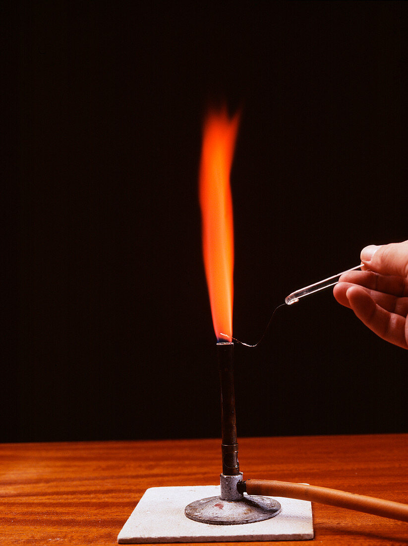 Strontium flame test