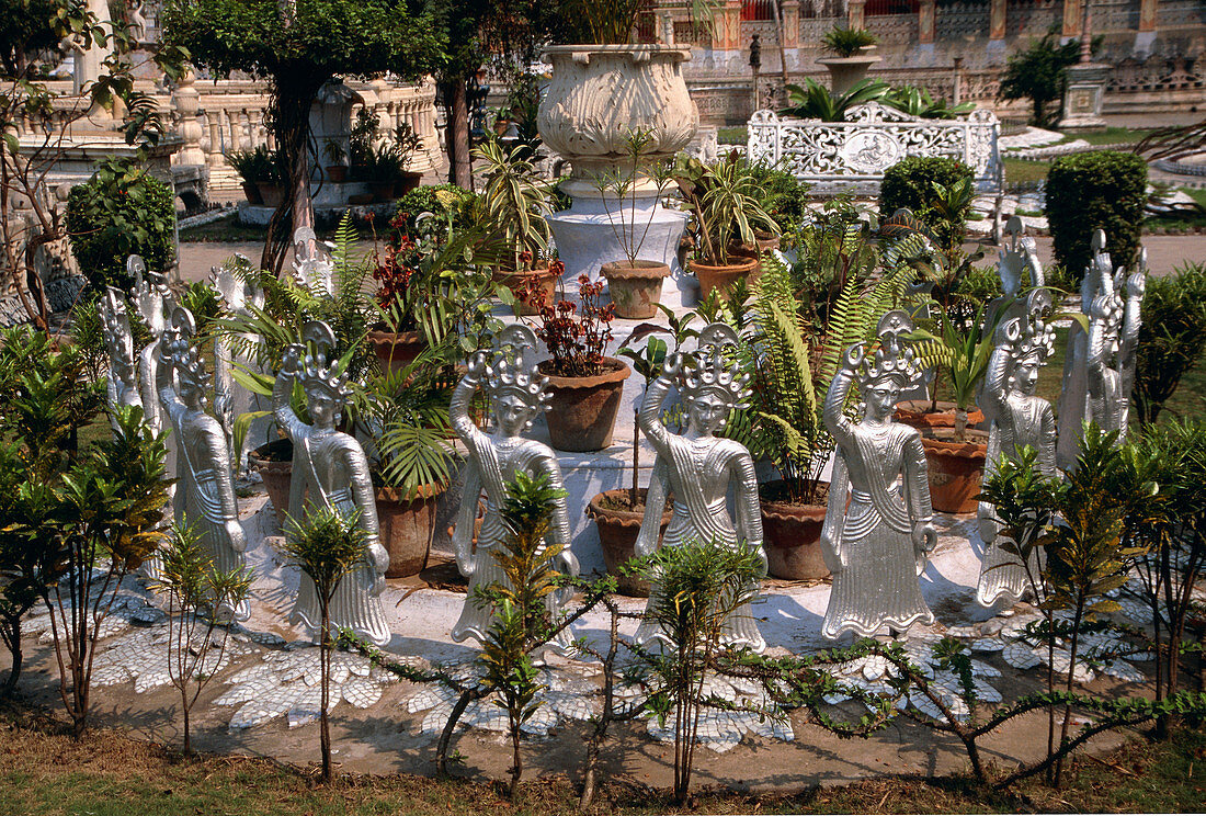 Statues,Jain Temple Garden,India
