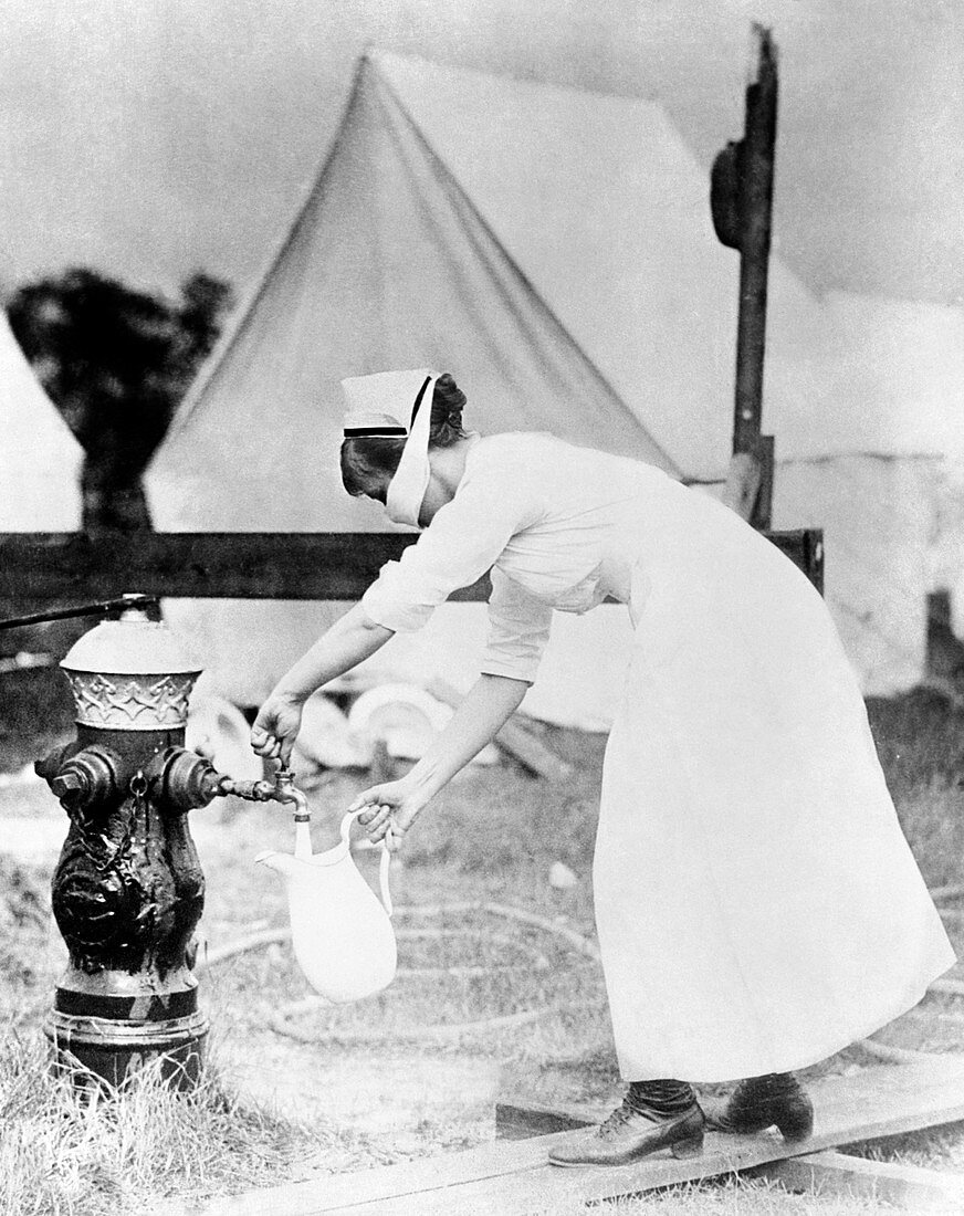 Nurse collecting water,USA,1918
