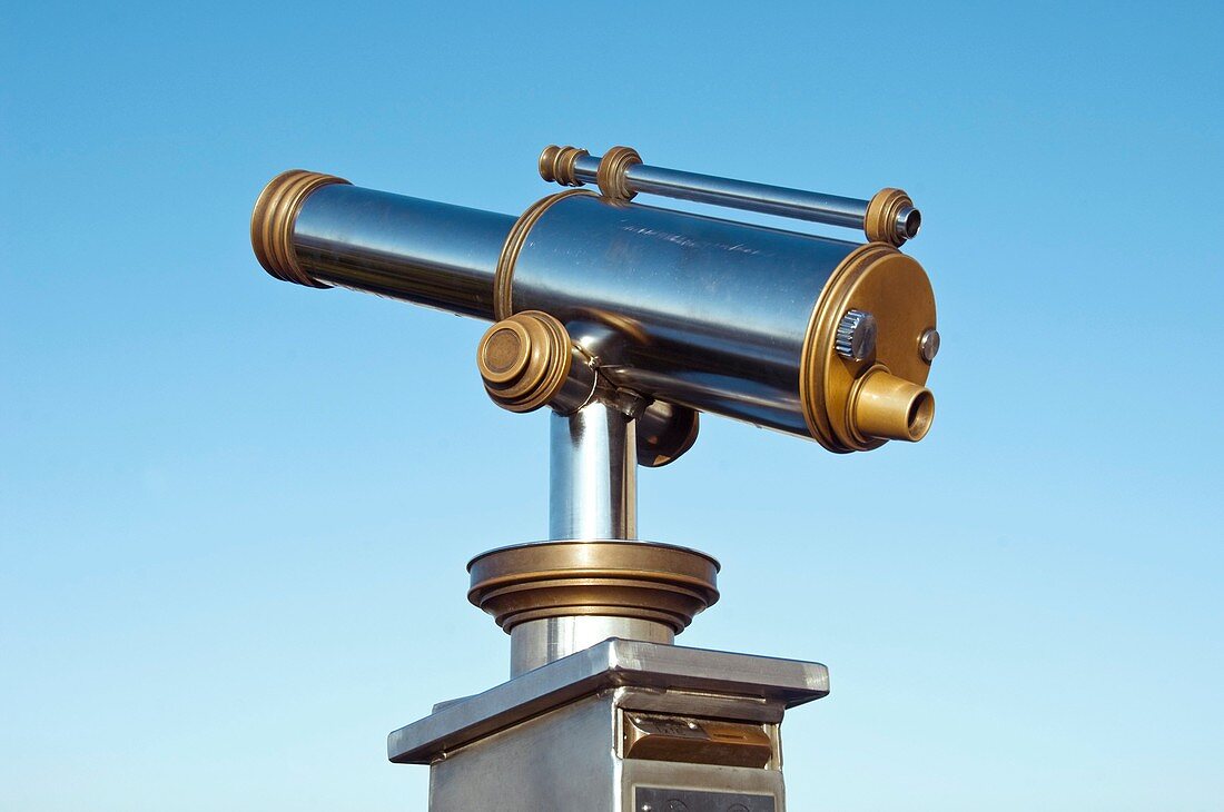 Coin-operated public telescope