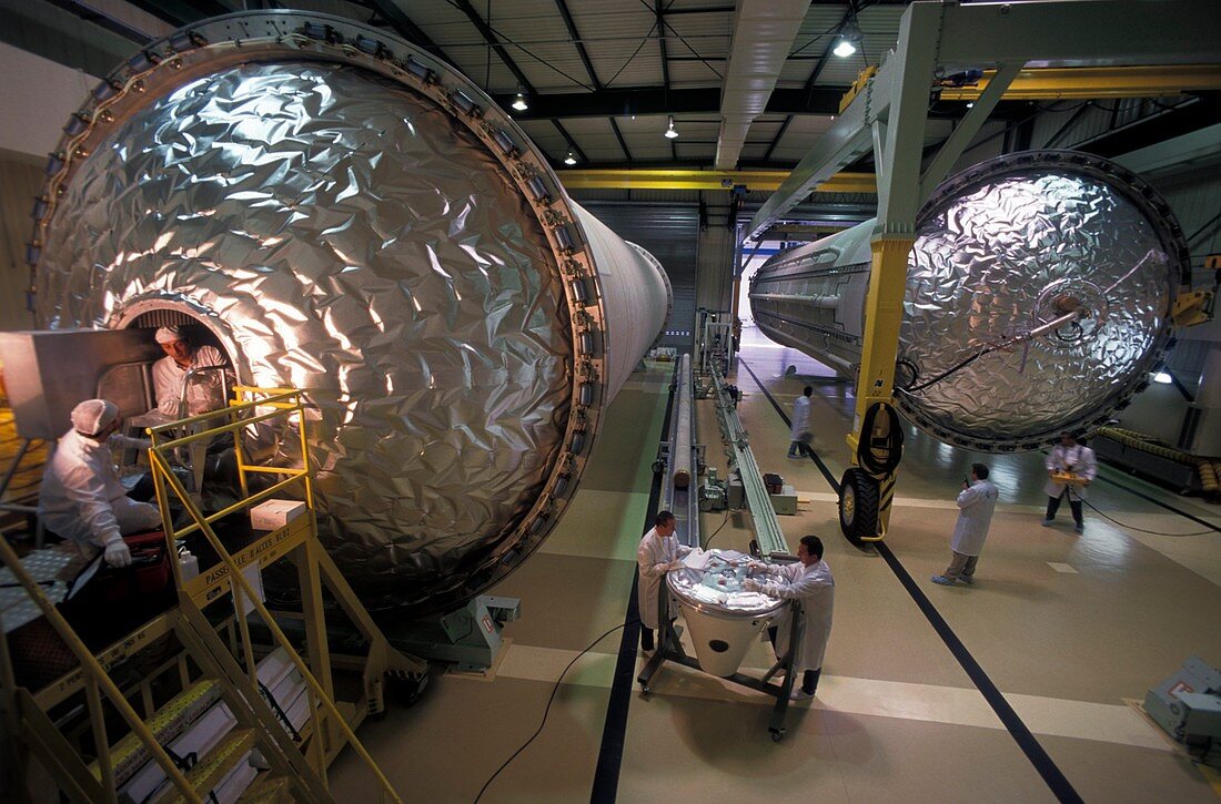 Ariane 5 cryogenic tank production