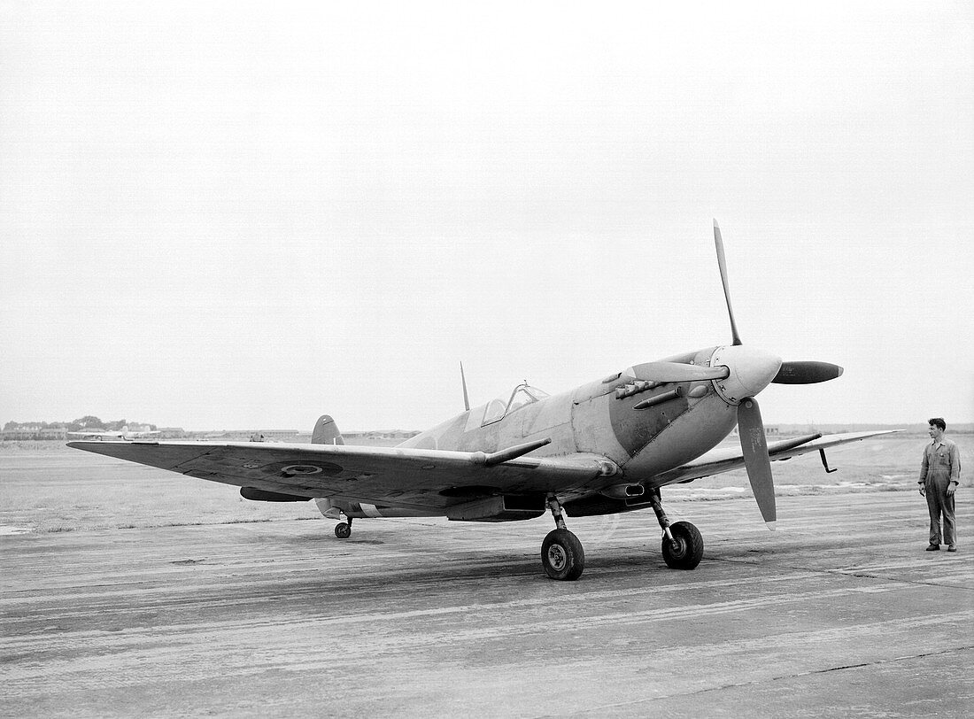 Supermarine Spitfire,1944