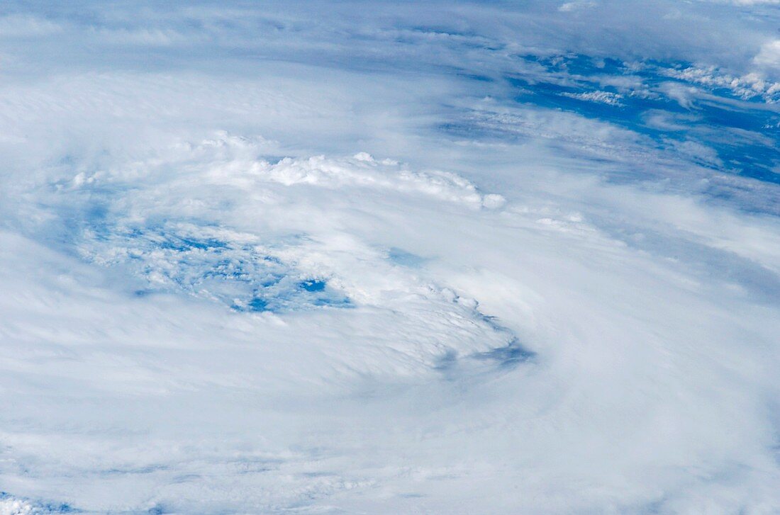Hurricane Epsilon,ISS image