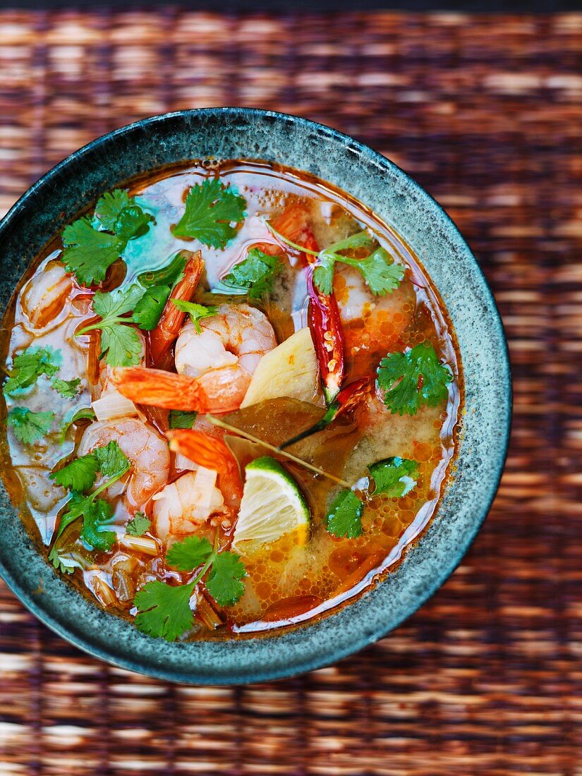 Thai soup with prawns, mushrooms and chilli